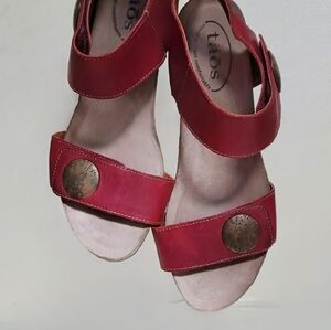 Taos Carousel 2 Red Wedge Sandals Sz 39(8.5)